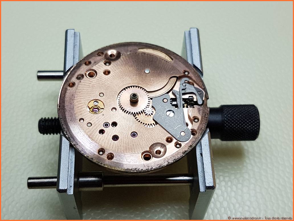 Révision d'une montre mécanique Omega vue 2