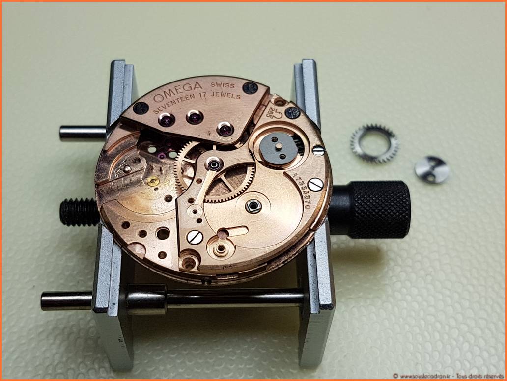 Révision d'une montre mécanique Omega vue 4